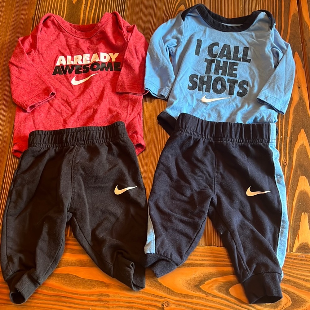 Set of 2 Nike Outfits